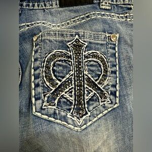 Rock & Roll Cowgirl Low Rise Jeans With Contrast Stitching And Embroidery Detail